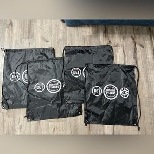Set of 4 drawstring Detroit Pistons bags